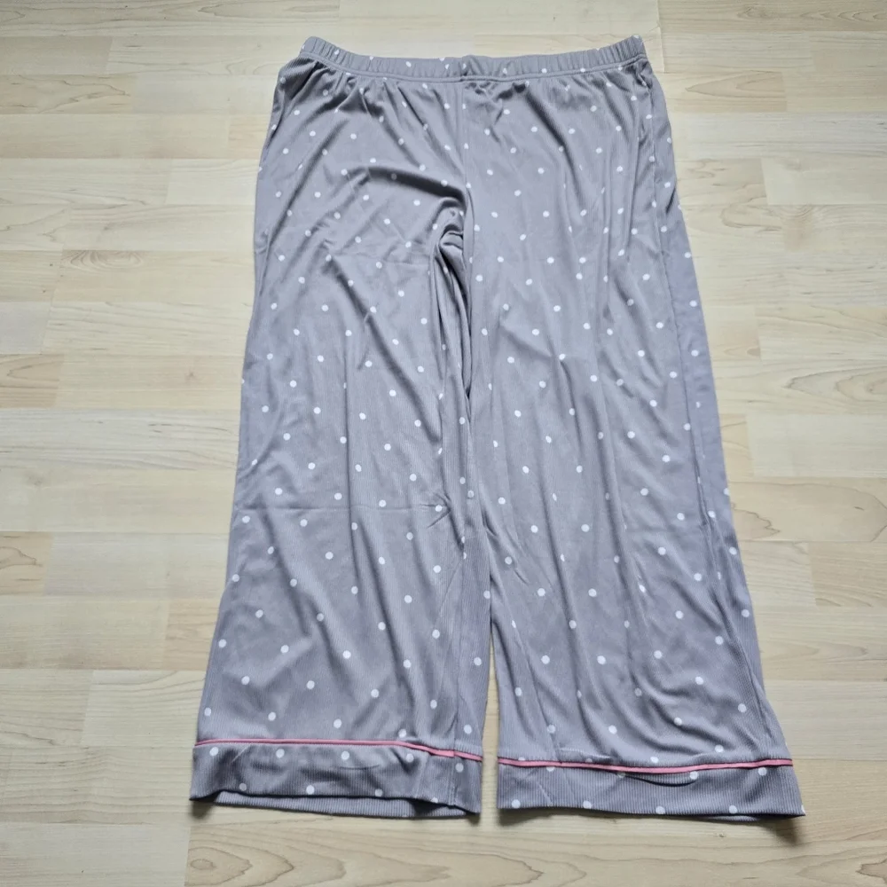 Tahari Crop Length Short Skeeve Polka Dot Pajamas Size Large NWT
